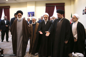 حاشیه های تجدید میثاق رئیس قوه قضائیه و مسئولان عالی قضایی با آرمان‌های حضرت امام خمینی (س)