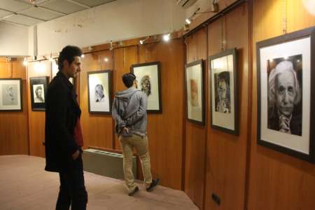 نمایش چهره های معروف ایران و جهان در نمایشگاه نقاشی آستارا