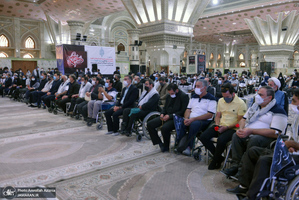 تجدید میثاق جمعی از خانواده های معظم شهدا، جانبازان، ایثار گران و رئیس و کارکنان بنیاد شهید با آرمان های حضرت امام(س)