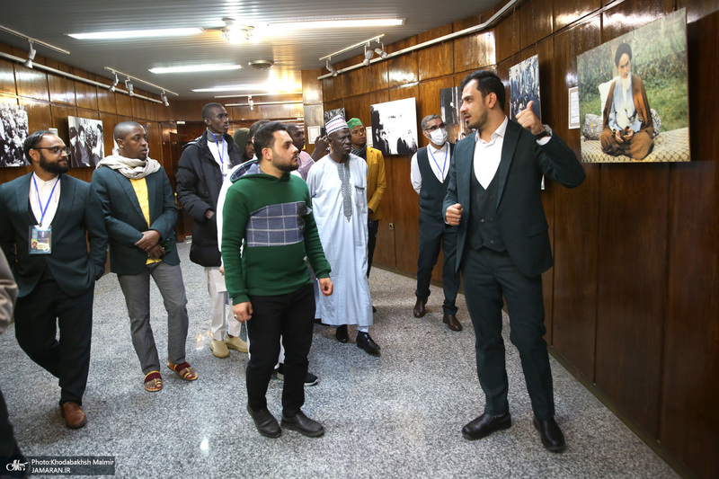 بازدید جمعی از شرکت کنندگان چهلمین دوره مسابقات بین المللی قرآن کریم از جماران