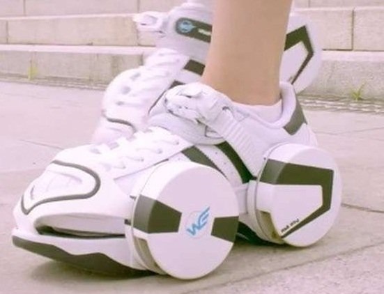 پیاده‌روی با کفش‌های اسکیتی باله‌دار