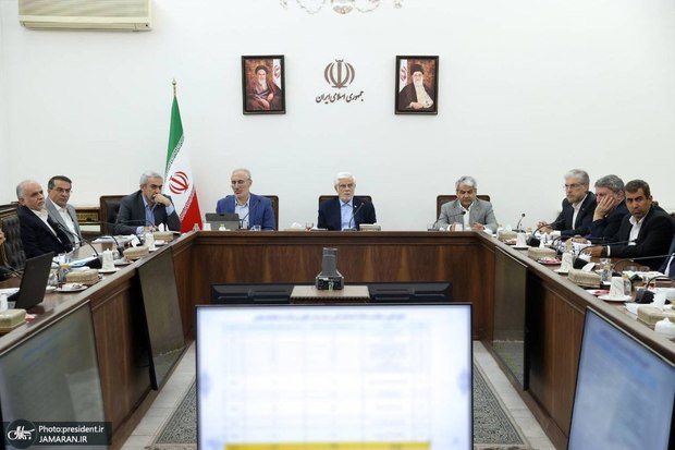 تصویب جدول برش سالانه اهداف کمی قانون برنامه هفتم/ عارف: مسیر اجرای برنامه هفتم خوب پیش رفته/ گزارشی از عملکرد سال اول اجرای برنامه به مجلس ارائه می‌شود/ رهبرانقلاب رهنمودهای بسیار مهم و کاربردی برای دولت و اقداماتی که لازم است انجام شود را مطرح فرمودند