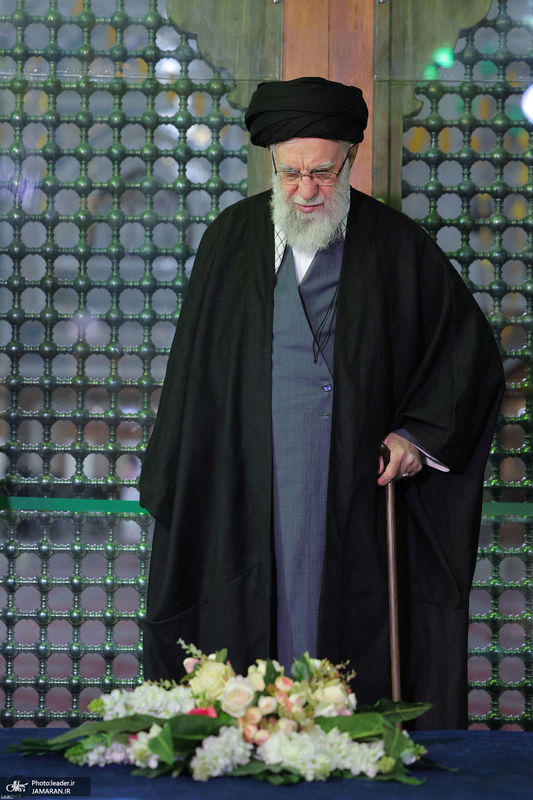 حضور رهبر معظم انقلاب در حرم مطهر امام خمینی(ره)