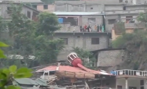 تخریب یک مسجد پاکستان در پی حمله هند + فیلم