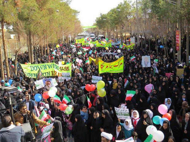 راهپیمایی 22 بهمن  مردم ابرکوه هم به خیابان آمدند