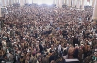 تشییع جنازه نخست وزیر یمن و وزرای دیگر با حضور هزاران یمنی (3)