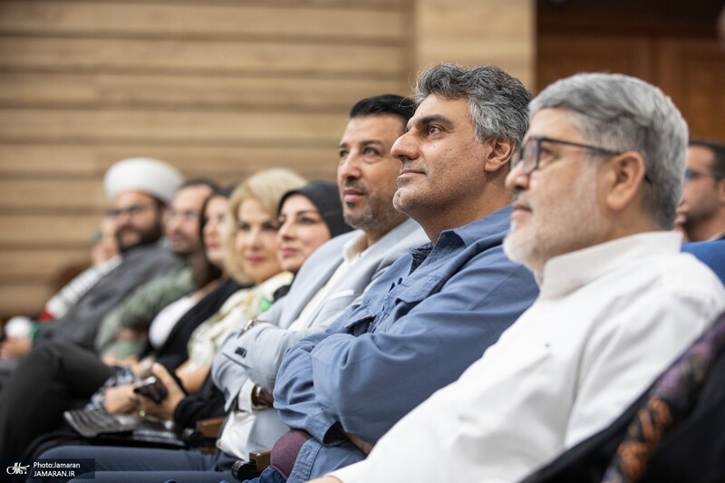 مراسم رونمایی از مستند «زیر سایه ام کامل» شب