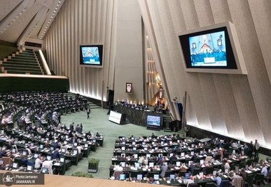 زرتشتیان در مجلس بدون نماینده شدند؟! از میان 4 نفر کاندیدای زرتشتیان دونفر از آن ها رد صلاحیت شده اند/ معلوم نیست 2 نفر باقی مانده هم در این شرایط در انتخابات مجلس باقی بمانند