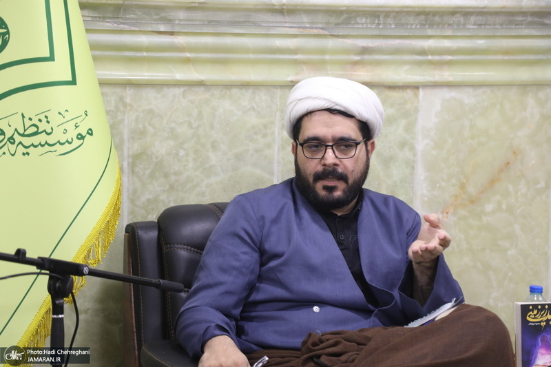 معرفی و بررسی کتاب «معبد زیر زمینی» در نشست عصرانه داستان قم