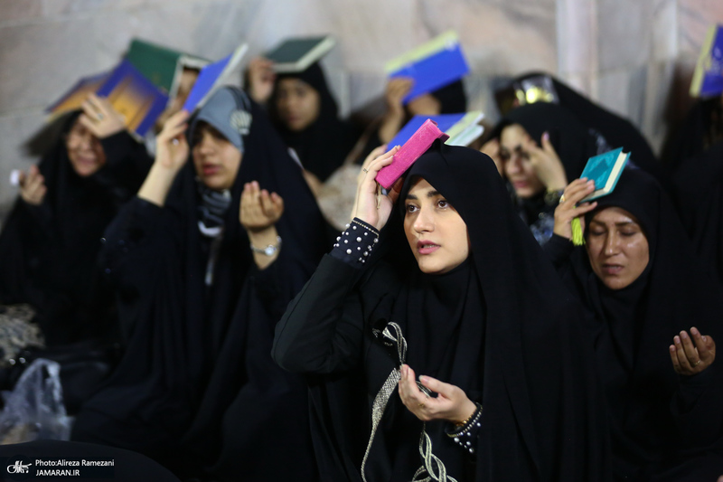 مراسم دعا و احیای شب بیست و یکم ماه رمضان در حرم امام رضا(ع)