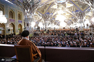 حضور و سخنرانی رهبر معظم انقلاب در اجتماع زائران و مجاوران حرم مطهر رضوی