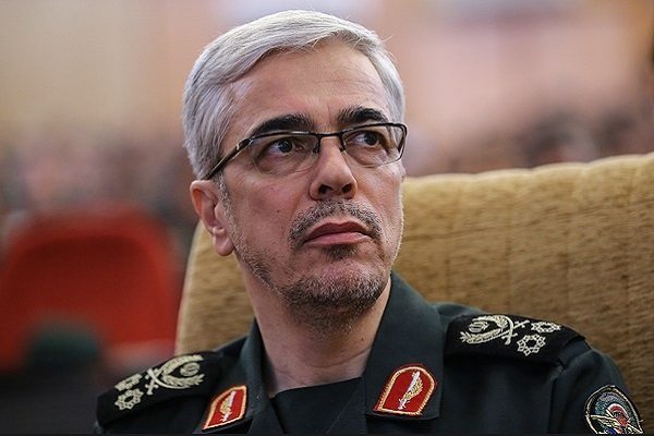 سرلشکر باقری: بهتر است دشمنان به شهر تکریت بروند و قبر صدام را ببینند /  هرگاه نام امام خمینی می‌آیند همه به احترام او می‌ایستند