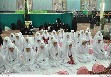 جشن تکلیف دختران مجتمع آموزشی تزکیه در حرم مطهر امام خمینی