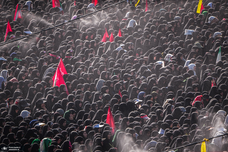 اقامه نماز بر پیکر مطهر رهبر شهید انقلاب و شهدای خانواده ایشان-3