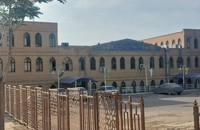 مدرسه علوم دینی که در عرصه مسجد جامع قرار دارد