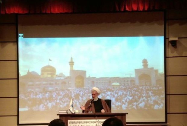 حجت الاسلام صدیقی: دانشگاه پیش از انقلاب از دین بی بهره بود