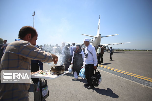 نخستین پرواز بازگشت حجاج سیستان‌ و بلوچستان به زمین نشست