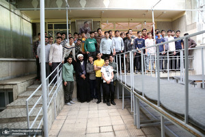 بازدید جمعی از دانش آموزان دبیرستان علوم و معارف خراسان رضئی از بیت امام خمینی (س) در جماران