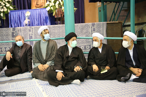 مراسم تشییع حجت الاسلام و المسلمین محتشمی پور در حسینیه جماران