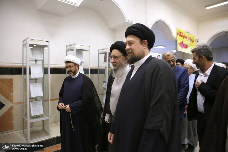 بازدید آیت الله نور مفید از نمایشگاه وکلای شرعی امام خمینی (س)