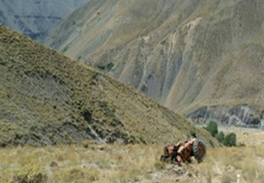 سقوط تراکتور به دره در جاده روستایی پلدختر  کشته شدن سه نفر در این سانحه