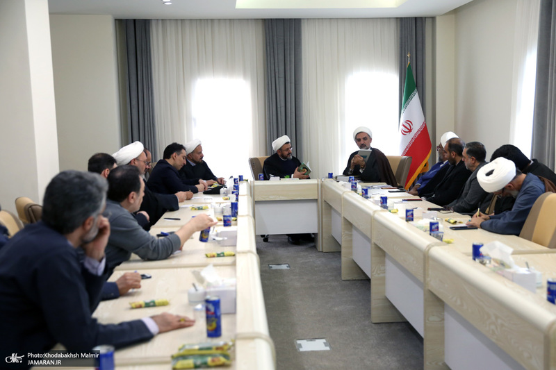 نشست بررسی زمینه‌های حضور فرهنگی و هنری موسسه تنظیم و نشر آثار امام خمینی (س) در عراق