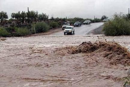 بارش باران چهار مسیر روستایی جاده فین- روید را مسدود کرد