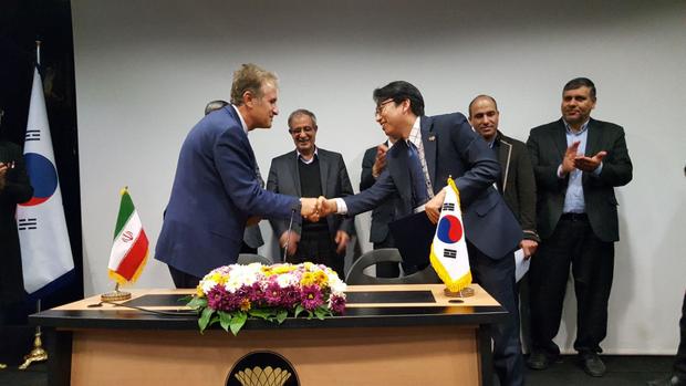 عقد تفاهم نامه همکاری بین سه واحد تولیدی قزوین با شرکت های کره جنوبی