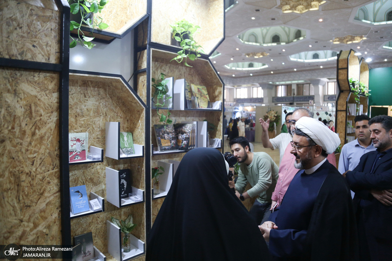 حضور حجت الاسلام و المسلمین علی کمساری در سی و ششمین نمایشگاه کتاب تهران