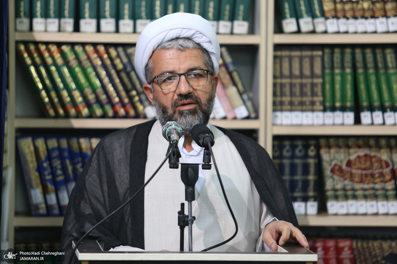 رونمایی از کتاب های «المکاسب المحرمه» و«ملحق العروه الوثقی» تالیف آیت الله العظمی صانعی(ره)