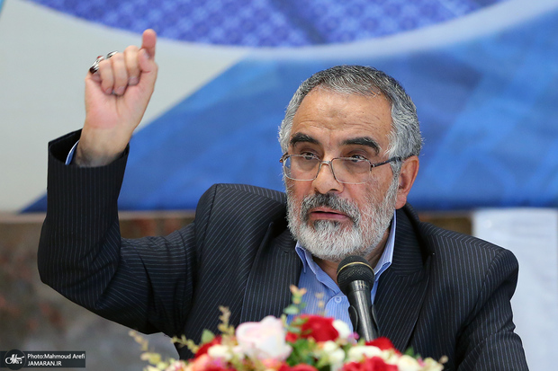 محمد علی انصاری در واکنش به برهم‌زنندگان سخنرانی یادگار امام: امام و خانواده امام به اهانت معاندین و متحجرین سال‌هاست که عادت کرده و بیدی نیستند که به این بادها بلرزند