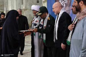 گردهمایی دانشجویان و طلاب بسیجی در حرم مطهر امام خمینی (س)