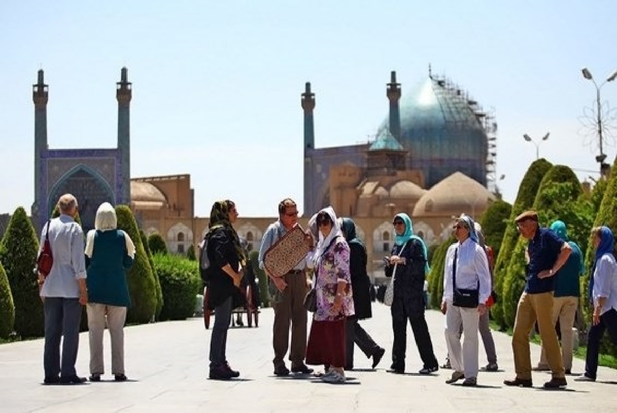 کتابی برای آموزش فارسی به گردشگران خارجی