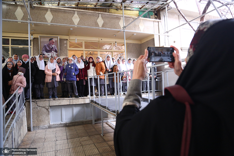 بازدید اقشار مختلف مردم از بیت امام خمینی (س) در جماران-2