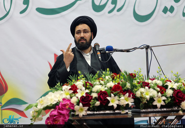 سید علی خمینی: روحانیونی که به سراغ تجمل می روند علاوه بر دین خدا، همه اقشار روحانیت را بدنام می کنند
