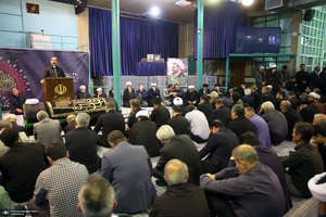 مراسم تشییع مرحوم آیت الله آقای حاج شیخ حسین هاشمیان در حسینیه جماران -2