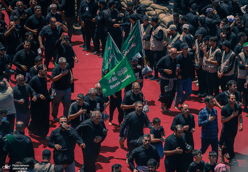 مراسم عزاداری ظهر عاشورا در کربلا