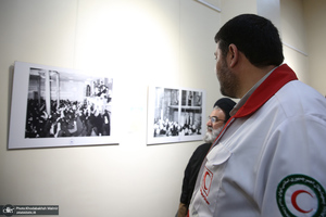 بازدید رئیس جمعیت هلال‌احمر  از بیت تاریخی حضرت امام در خمین