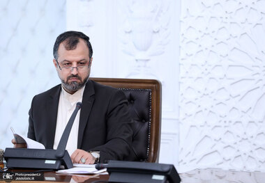 اعتراف خاندوزی وزیر اقتصاد دولت سیزدهم بعد از پایان وزارت: حذف ارز ترجیحی اشتباه بود/ سازمان برنامه فشار آورد/ دولت چهاردهم دنبال راه حل های دیگری باشد