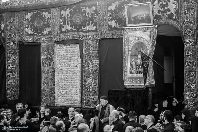 عزاداری ظهر عاشورا در حسینیه 200 ساله سادات اخوی