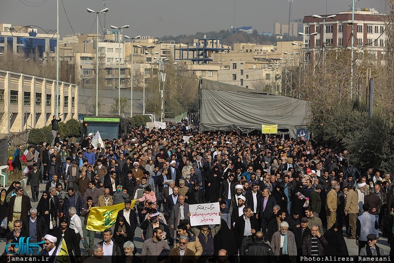 راهپیمایی نمازگزاران تهران در محکومیت اغتشاشات اخیر