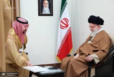 تقدیم پیام پادشاه عربستان به رهبر معظم انقلاب/ حضرت آیت‌الله خامنه‌ای: ارتباط میان ایران و عربستان برای هر دو کشور مفید خواهد بود و دو کشور می‌توانند تکمیل‌کننده یکدیگر باشند/ گسترش روابط دو کشور دشمنانی دارد