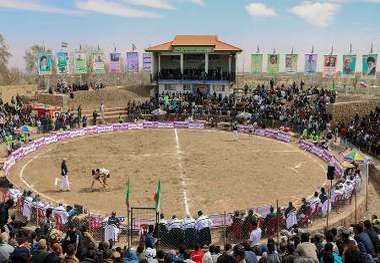 برگزاری مسابقات منطقه ای کشتی با چوخه در جوین