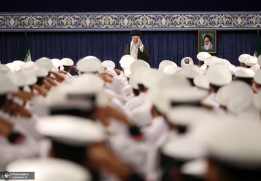 رهبر انقلاب: دشمنان تلاش کردند و سعی کردند محرم را بی‌رونق کنند؛ درست نقطه‌ی مقابل خواست آن‌ها اتفاق افتاد/ انقلاب اسلامی دریا و دریانوردی در ایران را از تعطیلی در آورد