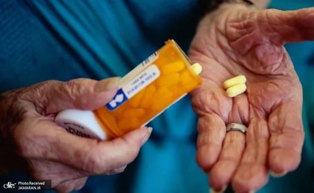 رویای ناکامِ «درمان رایگان»؛ کارگران و بازنشستگان باید قید دارو و درمان را بزنند؟!در سال ۱۴۰۴، سطح پوشش هزینه‌های درمان از ناحیه‌ی دولت و صندوق‌های بیمه‌گر کاهش می‌یابد/ کسری این هزینه‌ها باید از جیب مردم پرداخت شود!