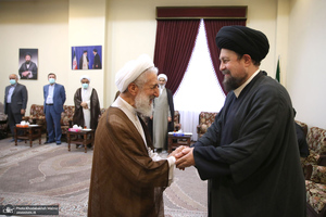 حاشیه های تجدید میثاق رئیس قوه قضائیه و مسئولان عالی قضایی با آرمان‌های حضرت امام خمینی (س)