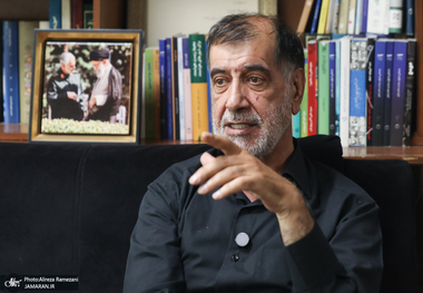  محمدرضا باهنر: در جنگ نقل و نبات پخش نمی‌کنند/ با جنگ، حداقل ۲۰۰ میلیارد دلار عقب افتادیم