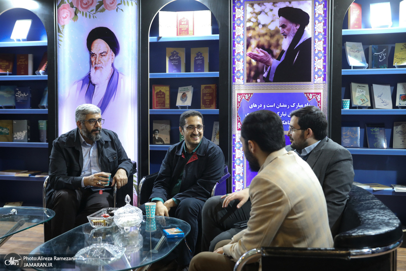 غرفه موسسه تنظیم و نشر آثار امام خمینی (س) در سی و دومین نمایشگاه بین المللی قرآن کریم-2