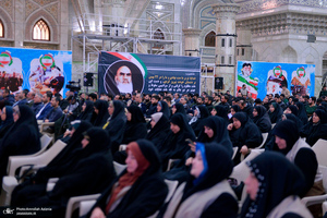 رزمایش کمک مومنانه با اهدای ۳۰۰ دستگاه ویلچر به بهزیستی در حرم امام  خمینی (س)