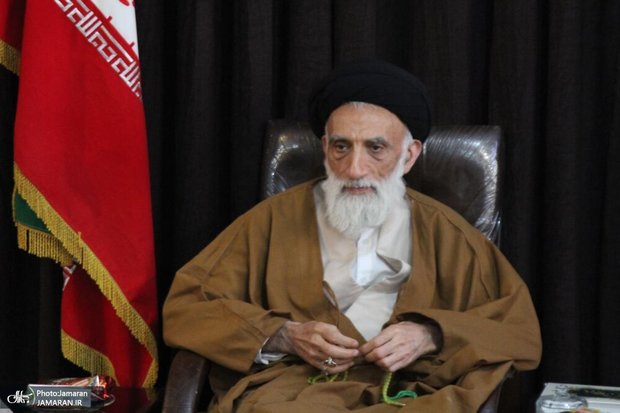 آیت‌الله موسوی اصفهانی، عضو مجلس خبرگان رهبری: اتحاد و اتفاق بین میدان و خیابان و دیپلماسی را حفظ کنیم/ مواظب باشیم آب به آسیاب دشمن نریزیم/ چیزی منتشر نکنیم که باعث عدم اعتماد مردم شود